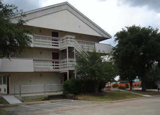 Lone Star Inn แคร์รอลตัน ภายนอก รูปภาพ
