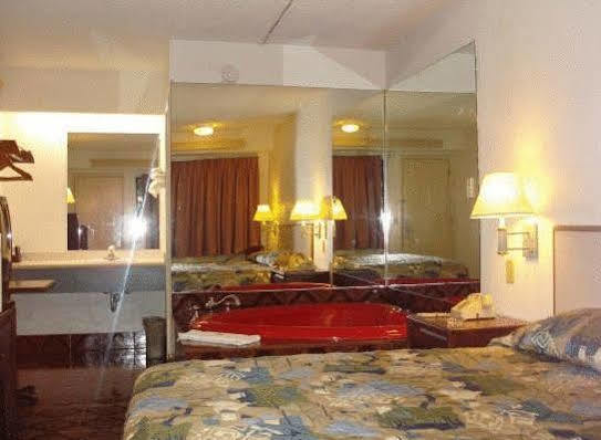 Lone Star Inn แคร์รอลตัน ภายนอก รูปภาพ